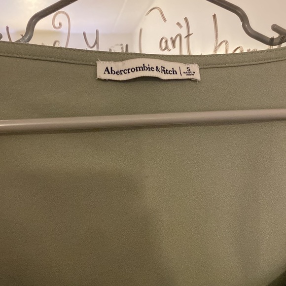 Abercrombie and fitch swoop neckline crop top - Picture 2 of 4